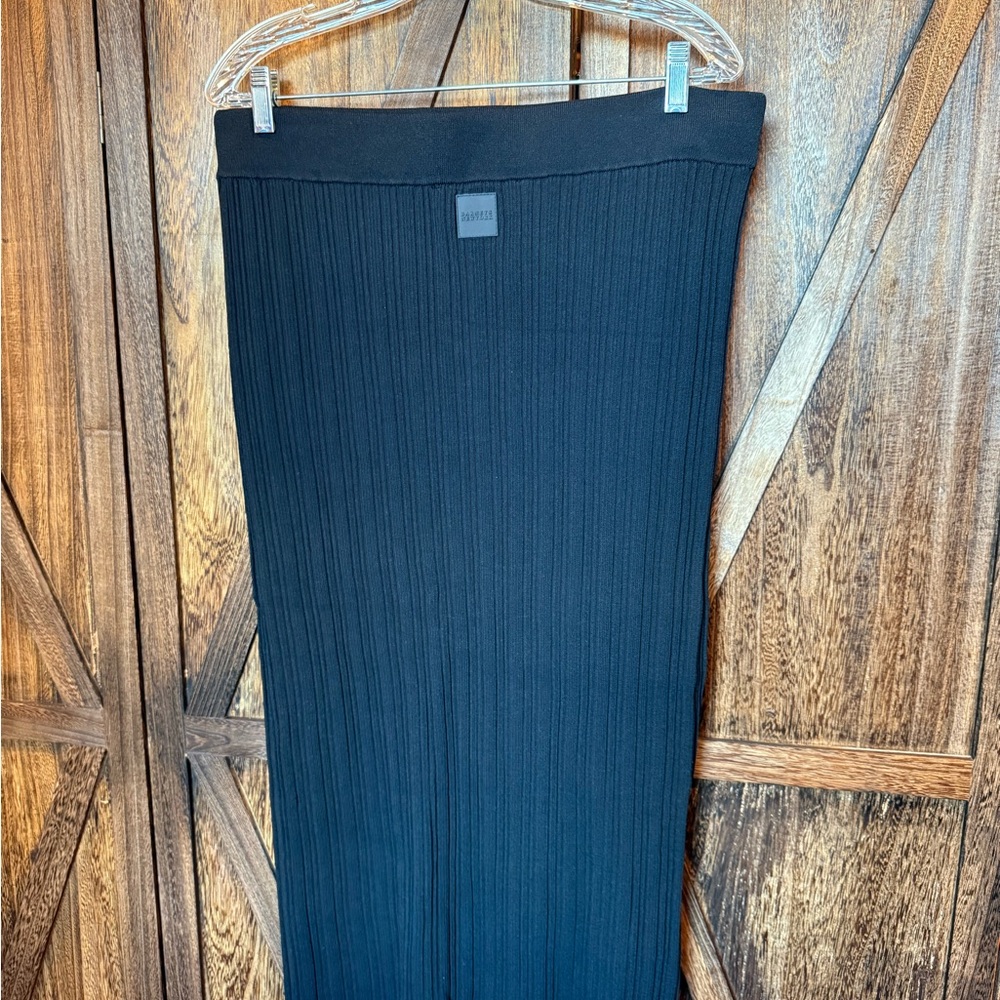 Barneys New York Charcoal Ribbed Skirt - Size XL
